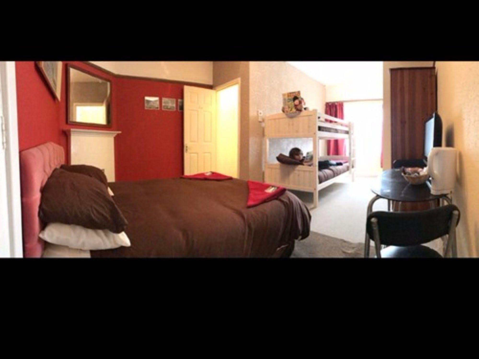 וויימות' The Old Castle Hotel מראה חיצוני תמונה