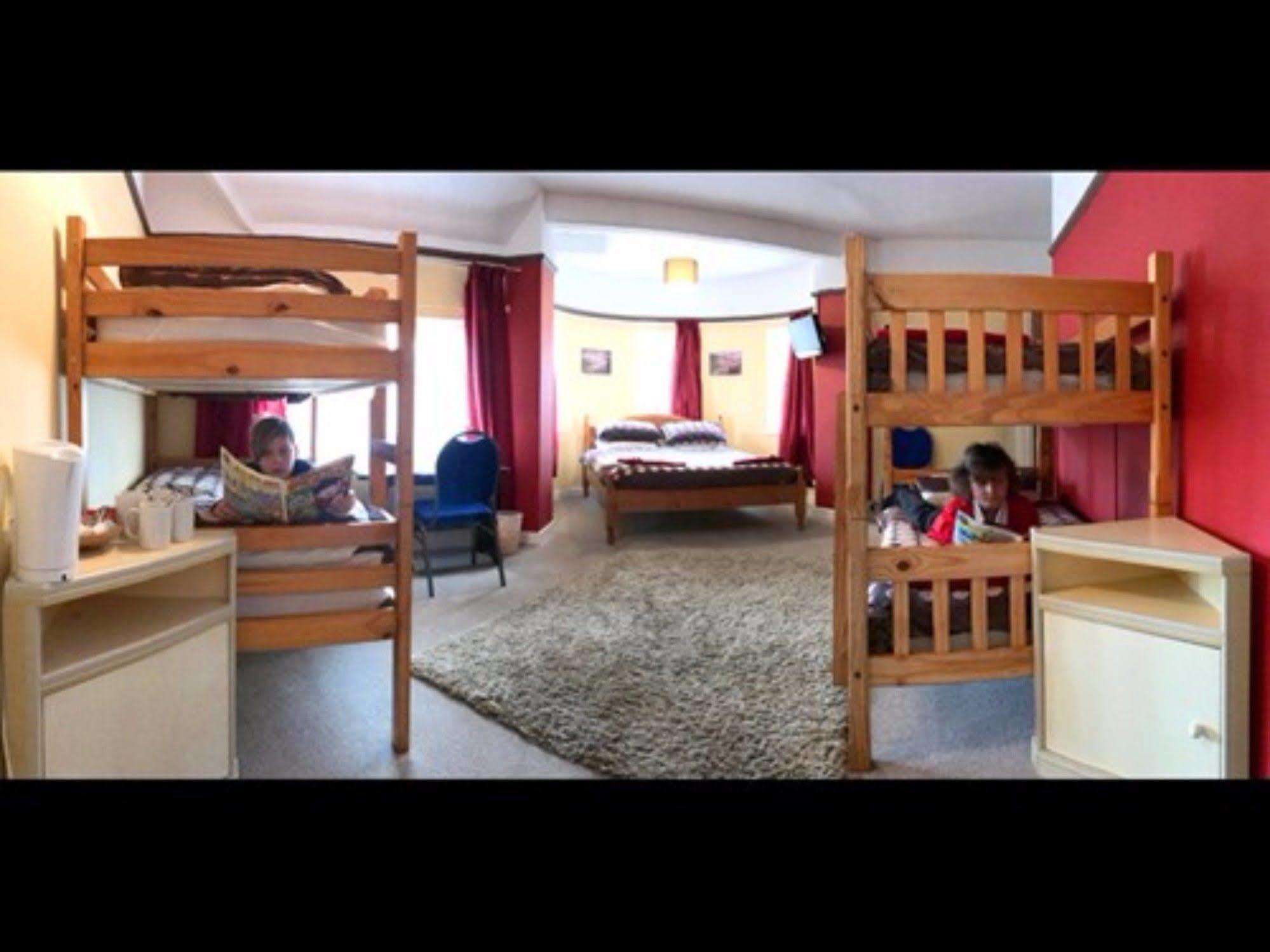 וויימות' The Old Castle Hotel מראה חיצוני תמונה
