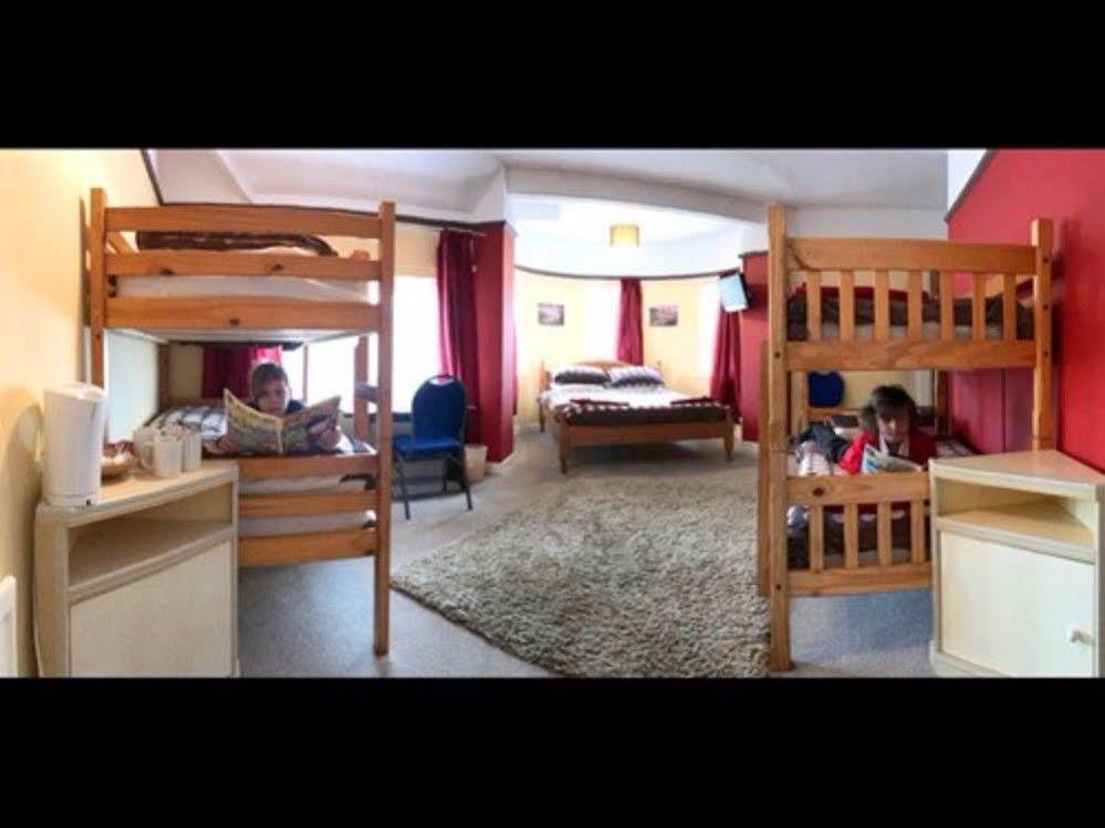 וויימות' The Old Castle Hotel מראה חיצוני תמונה
